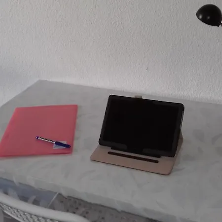 Apartment Citybreak With Balcony And Wifi *